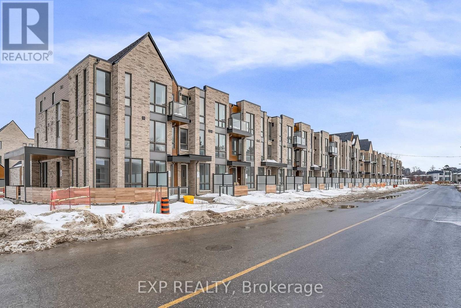 76 Turtle Island Road, Toronto (Englemount-Lawrence), Ontario  M6A 0G2 - Photo 3 - C12853192