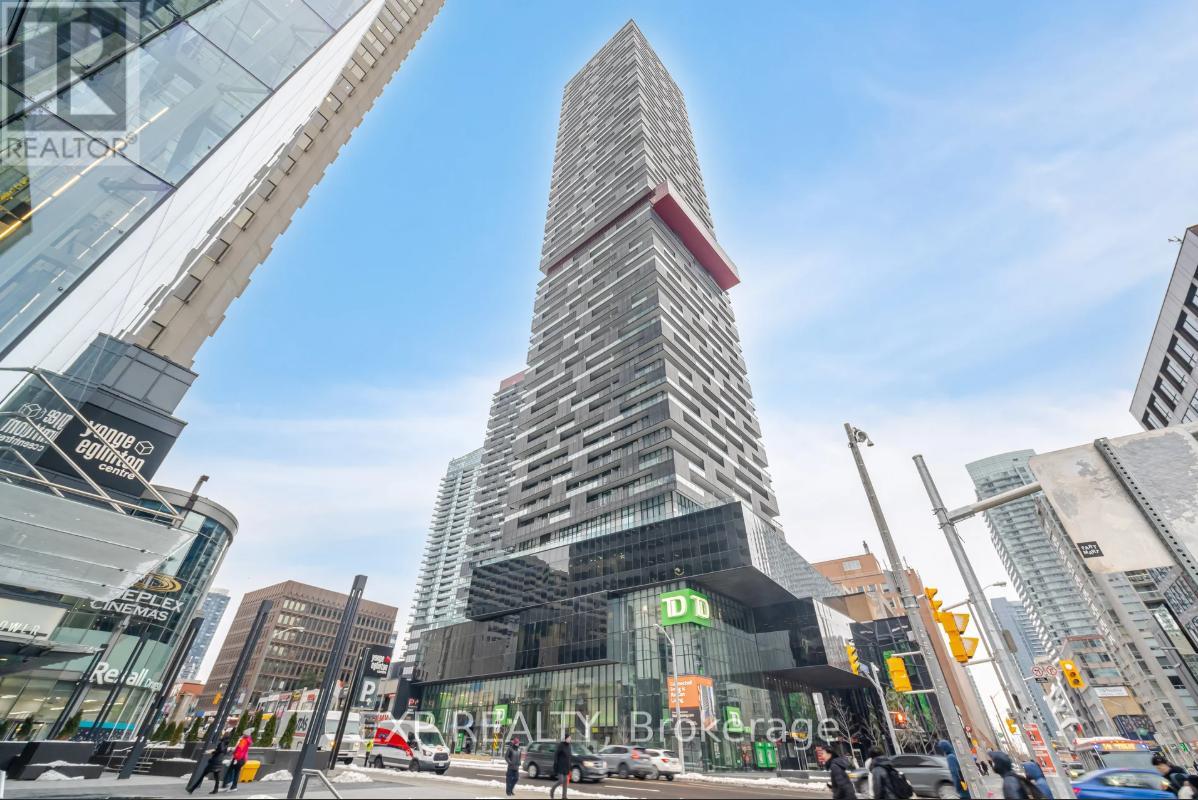 703 - 8 EGLINTON AVENUE E, Toronto, Ontario