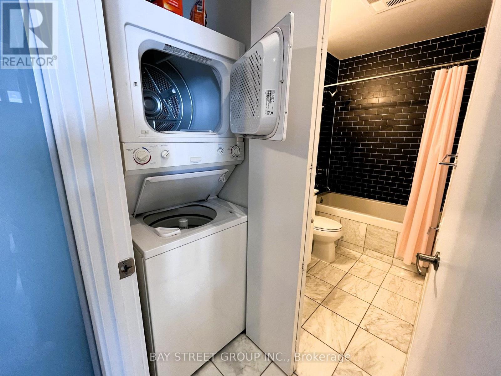 4401 - 33 Charles Street E, Toronto, Ontario  M4Y 0A2 - Photo 10 - C12853252