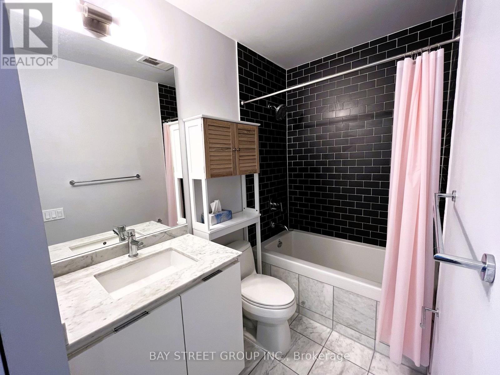 4401 - 33 Charles Street E, Toronto, Ontario  M4Y 0A2 - Photo 11 - C12853252