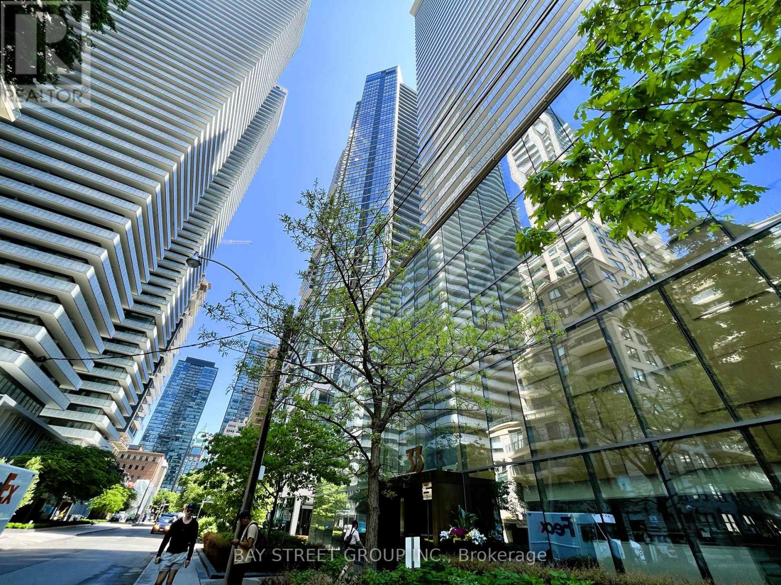 4401 - 33 Charles Street E, Toronto, Ontario  M4Y 0A2 - Photo 2 - C12853252