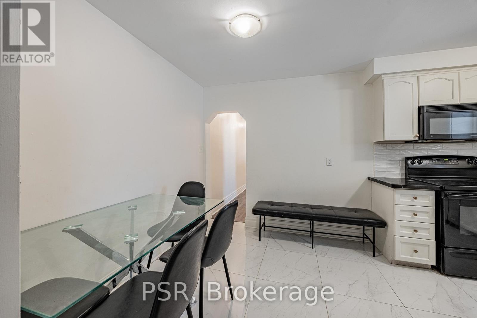 285 Robina Avenue, Toronto (Oakwood Village), Ontario  M6C 3Y9 - Photo 8 - C12853288