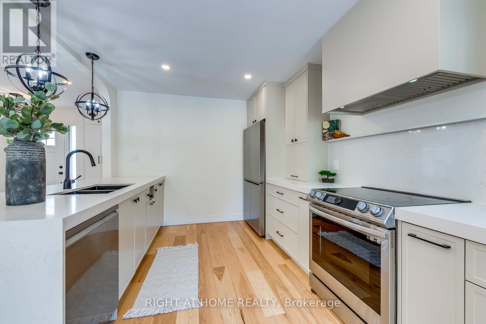 4230 Credit Pointe Drive, Mississauga, Ontario  L5M 3K2 - Photo 11 - W12674406