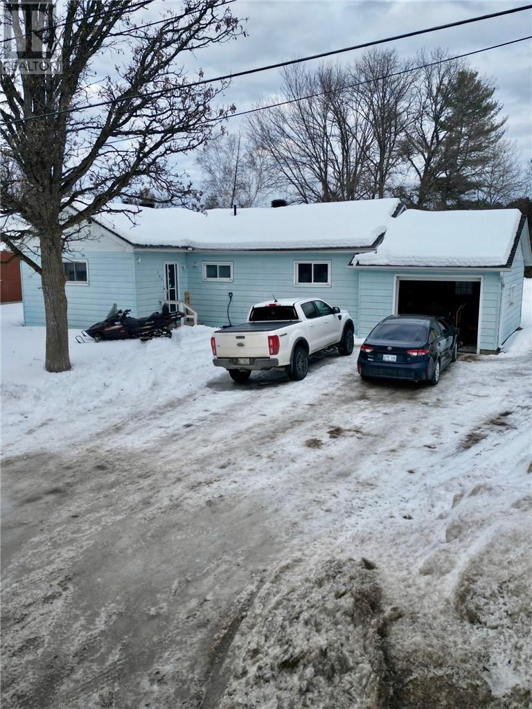 290 Bell Street, massey, Ontario