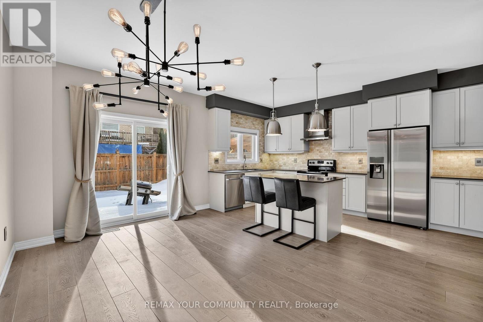 49 Matthewson Avenue, Bradford West Gwillimbury (Bradford), Ontario  L3Z 0P3 - Photo 18 - N12853208