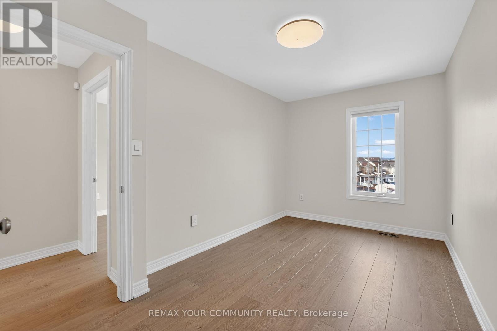 49 Matthewson Avenue, Bradford West Gwillimbury (Bradford), Ontario  L3Z 0P3 - Photo 27 - N12853208