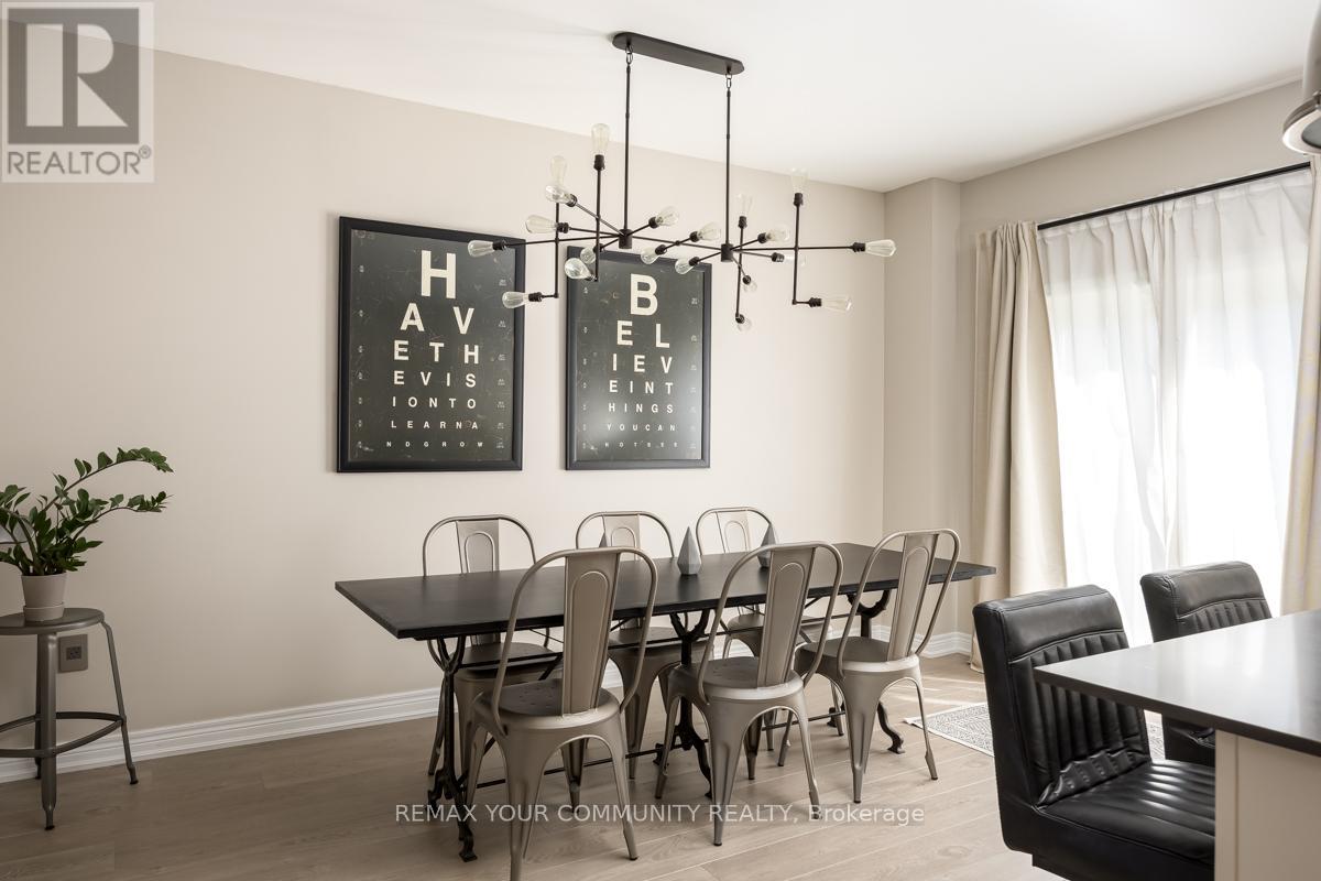 49 Matthewson Avenue, Bradford West Gwillimbury (Bradford), Ontario  L3Z 0P3 - Photo 4 - N12853208