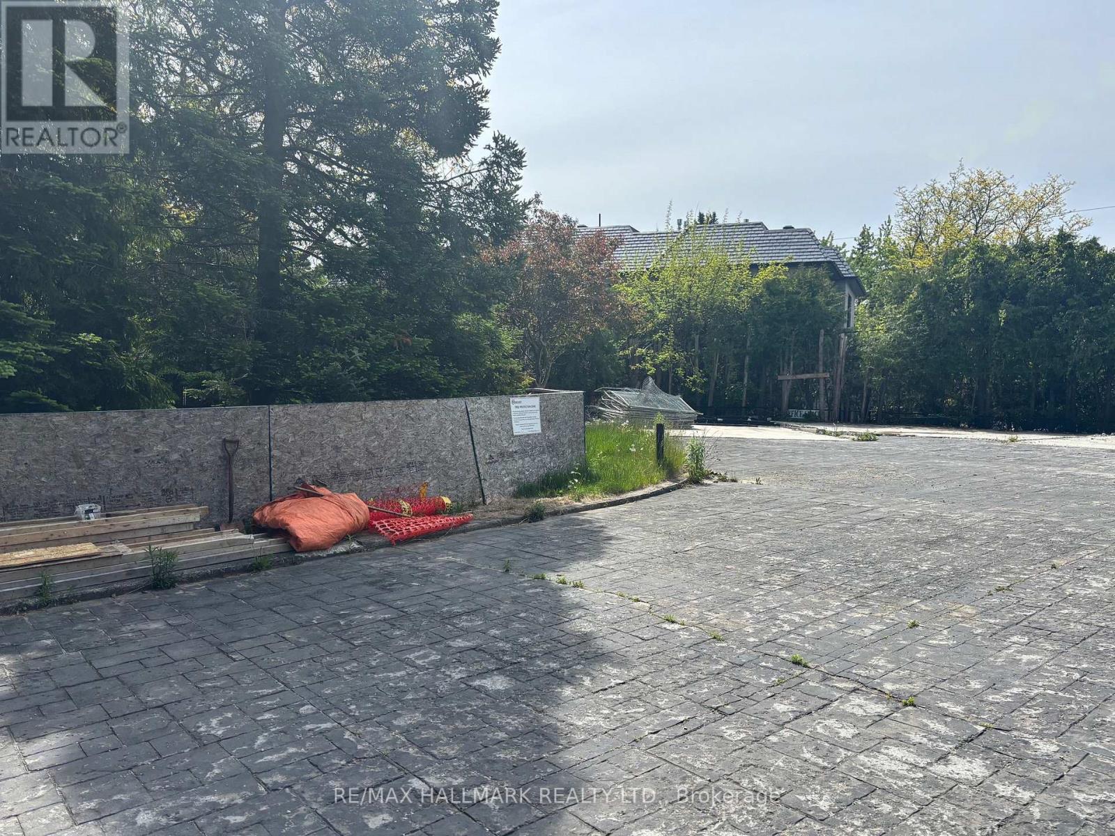 2 Ladyslipper Court, Markham, Ontario  L3T 2S4 - Photo 4 - N12853284