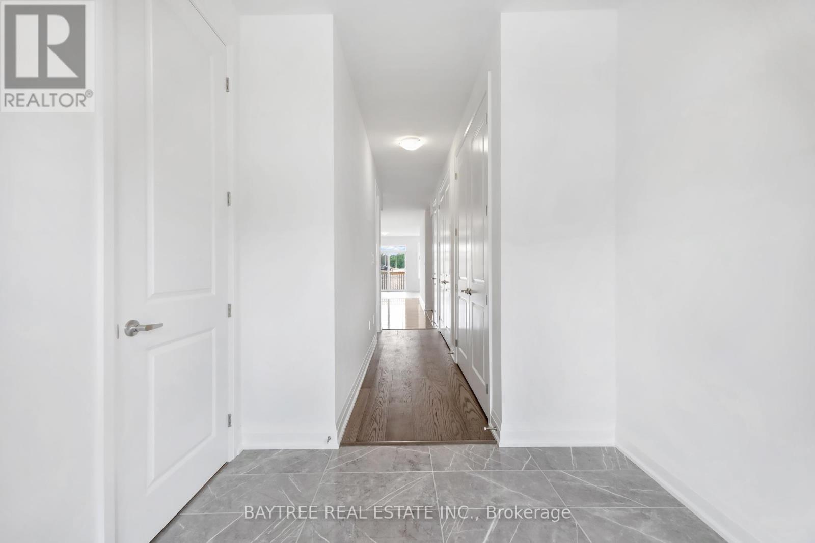 37 Lally Terrace, Barrie, Ontario  L9J 0Y2 - Photo 2 - S12853152