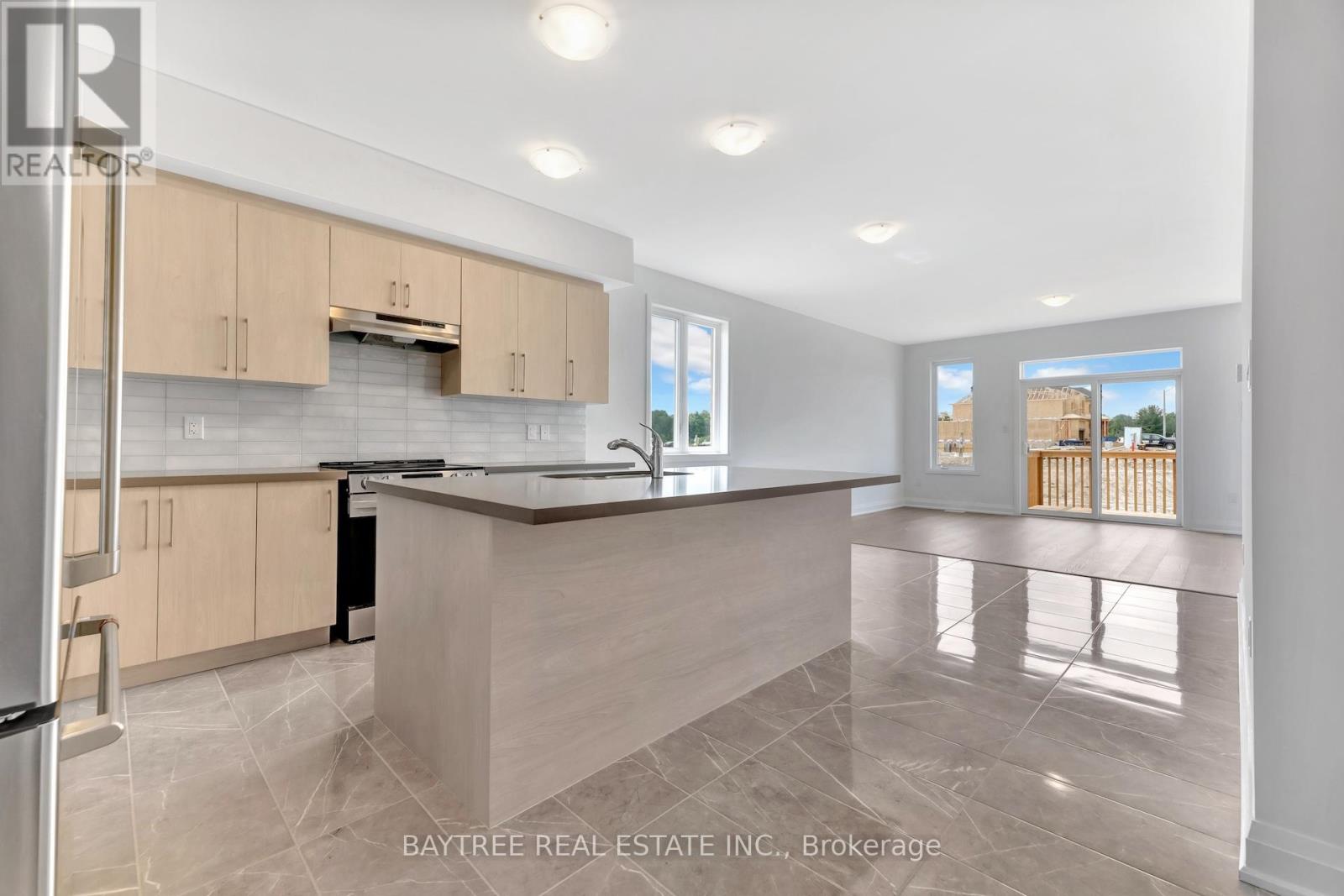 37 Lally Terrace, Barrie, Ontario  L9J 0Y2 - Photo 3 - S12853152