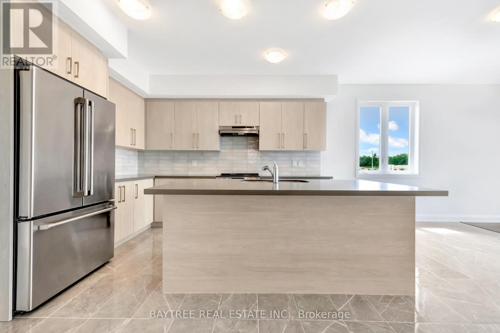 37 Lally Terrace, Barrie, Ontario  L9J 0Y2 - Photo 4 - S12853152