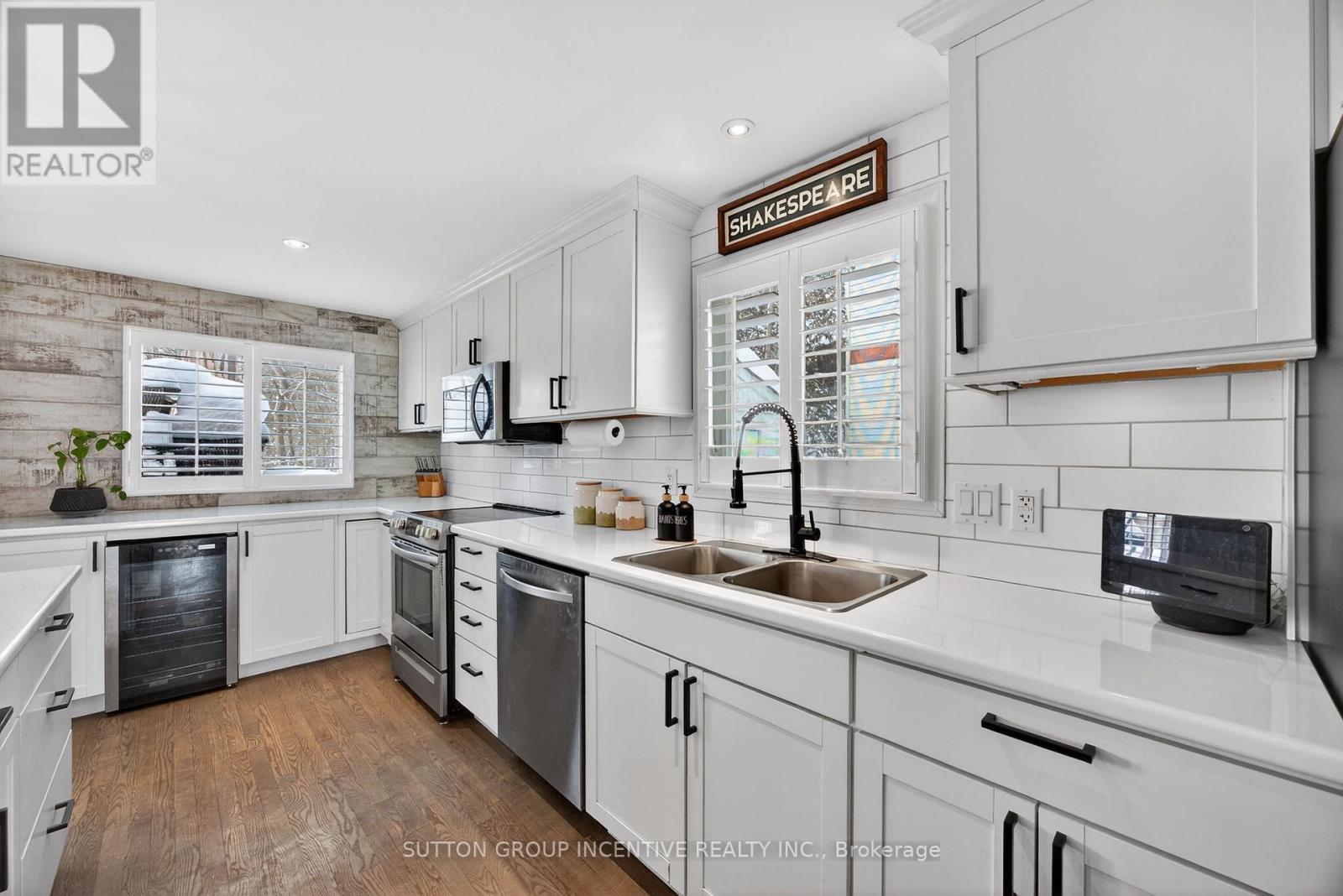 56 Shakespeare Crescent, Barrie (Letitia Heights), Ontario  L4N 6C1 - Photo 10 - S12853274