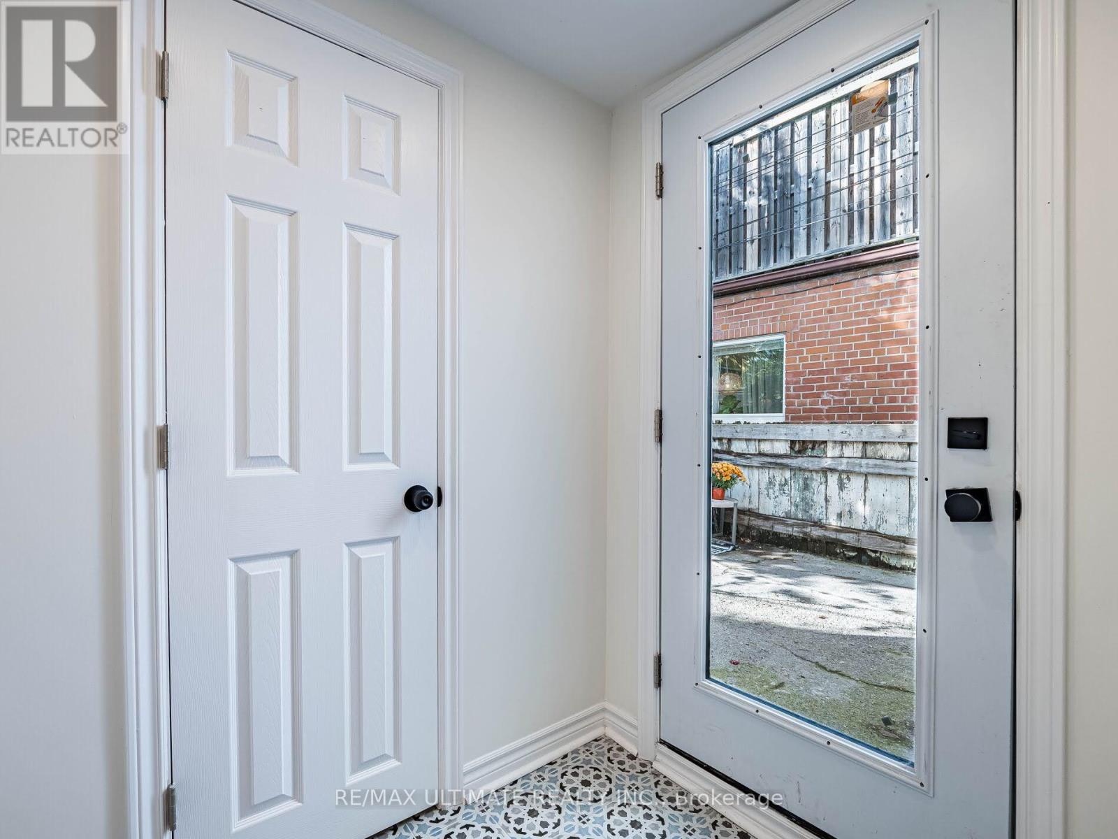 918 Ossington Avenue, Toronto (Dovercourt-Wallace Emerson-Junction), Ontario  M6J 3V1 - Photo 18 - W12853176