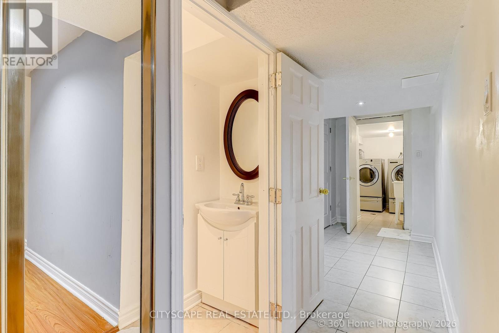 5487 Fudge Terrace, Mississauga, Ontario  L5M 0M9 - Photo 17 - W12853196