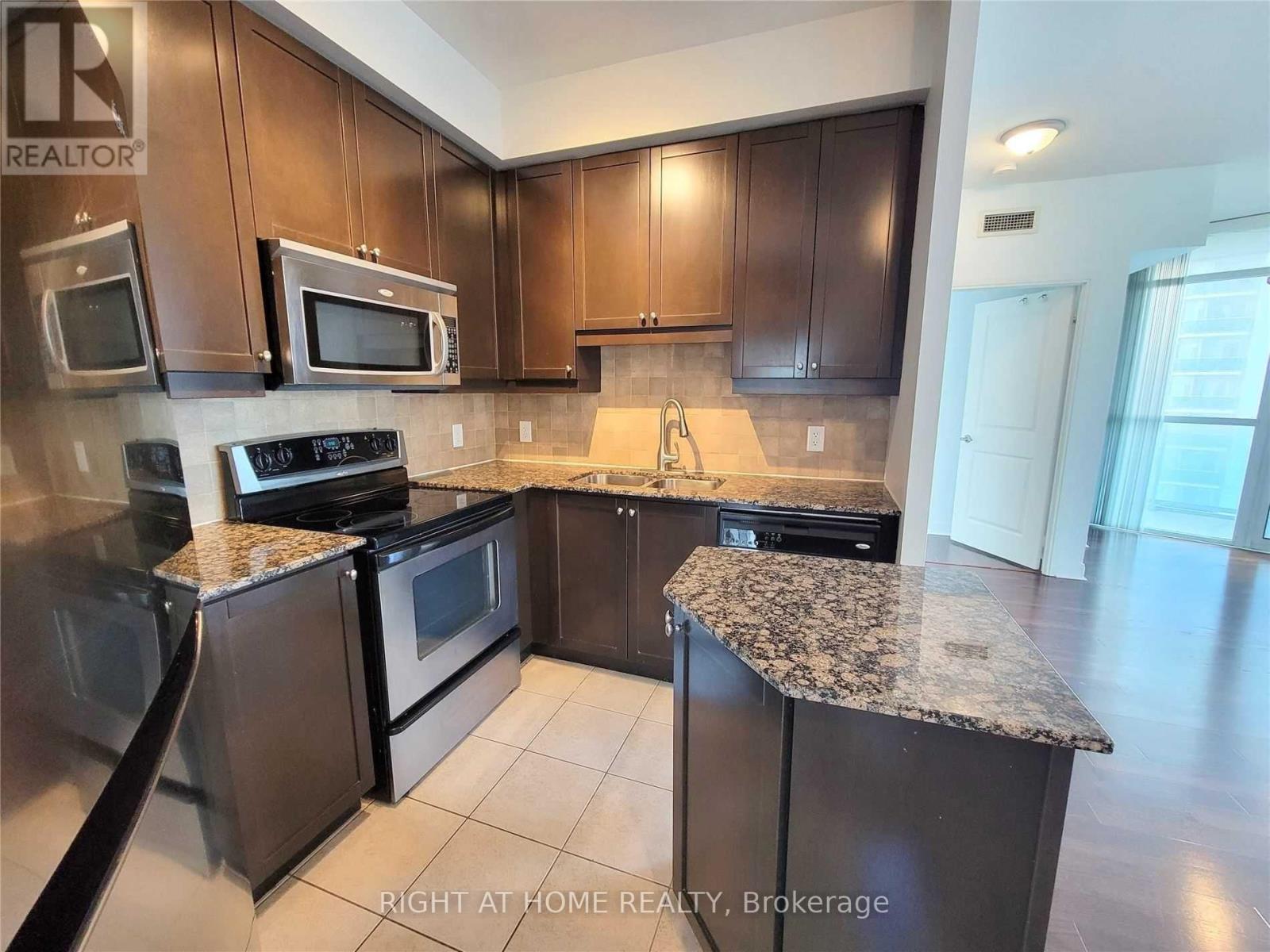 1206 - 80 Absolute Avenue, Mississauga (City Centre), Ontario  L4Z 0A5 - Photo 10 - W12853276