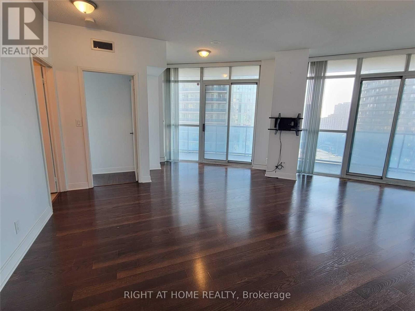 1206 - 80 Absolute Avenue, Mississauga (City Centre), Ontario  L4Z 0A5 - Photo 5 - W12853276