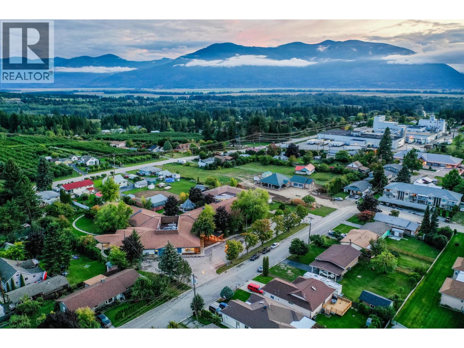 1909 Ash Street, Creston, British Columbia