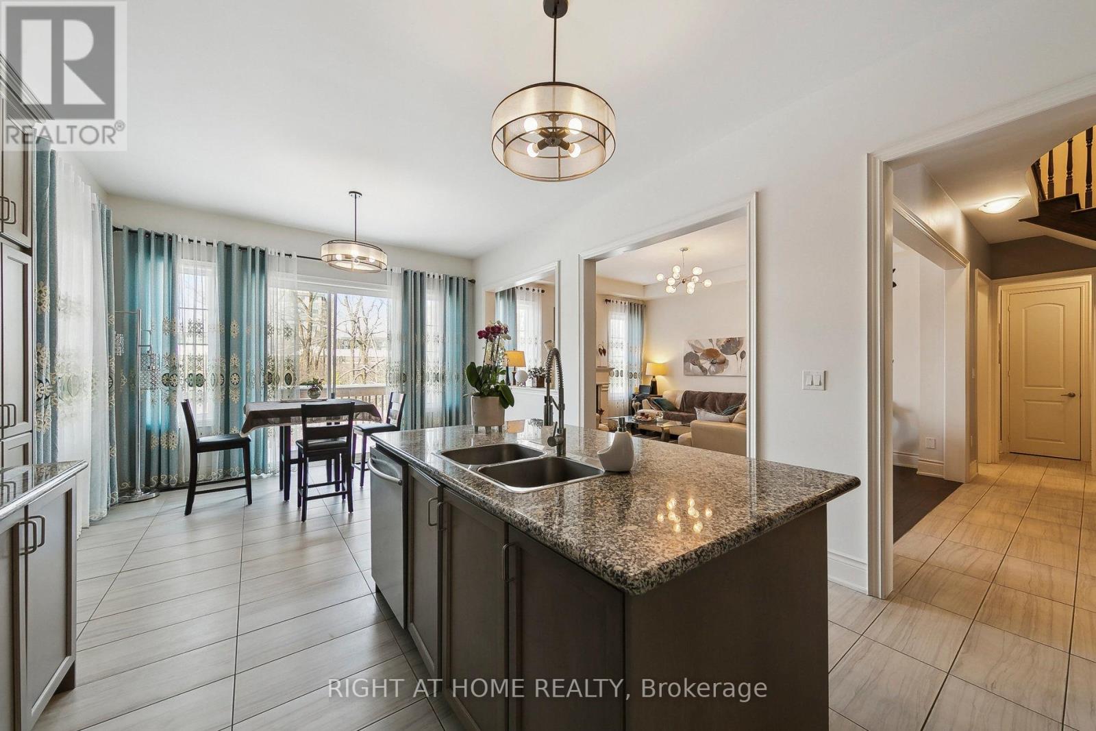 247 Humphrey Street, Hamilton (Waterdown), Ontario  L8B 1X4 - Photo 10 - X12853132