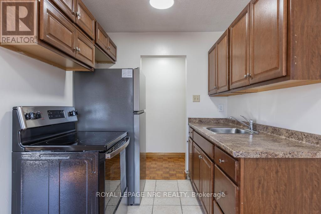 Unit 202 - 14 John Street, Grimsby, Ontario  L3M 1X5 - Photo 5 - X12853158