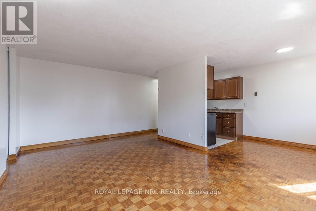 Unit 202 - 14 John Street, Grimsby, Ontario  L3M 1X5 - Photo 7 - X12853158