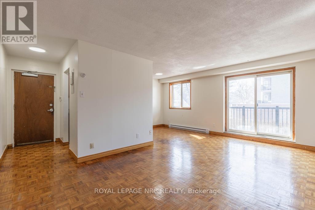 Unit 202 - 14 John Street, Grimsby, Ontario  L3M 1X5 - Photo 9 - X12853158