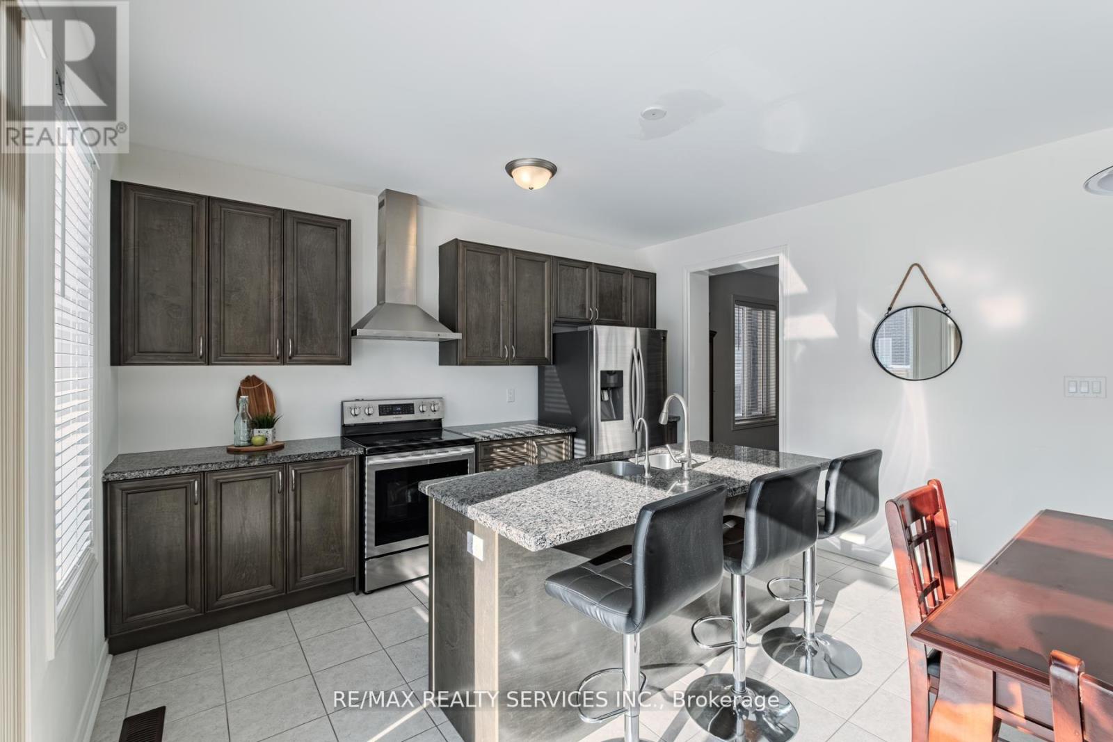 12 Oldham Avenue, Brant (Paris), Ontario  N3L 0G7 - Photo 19 - X12853232