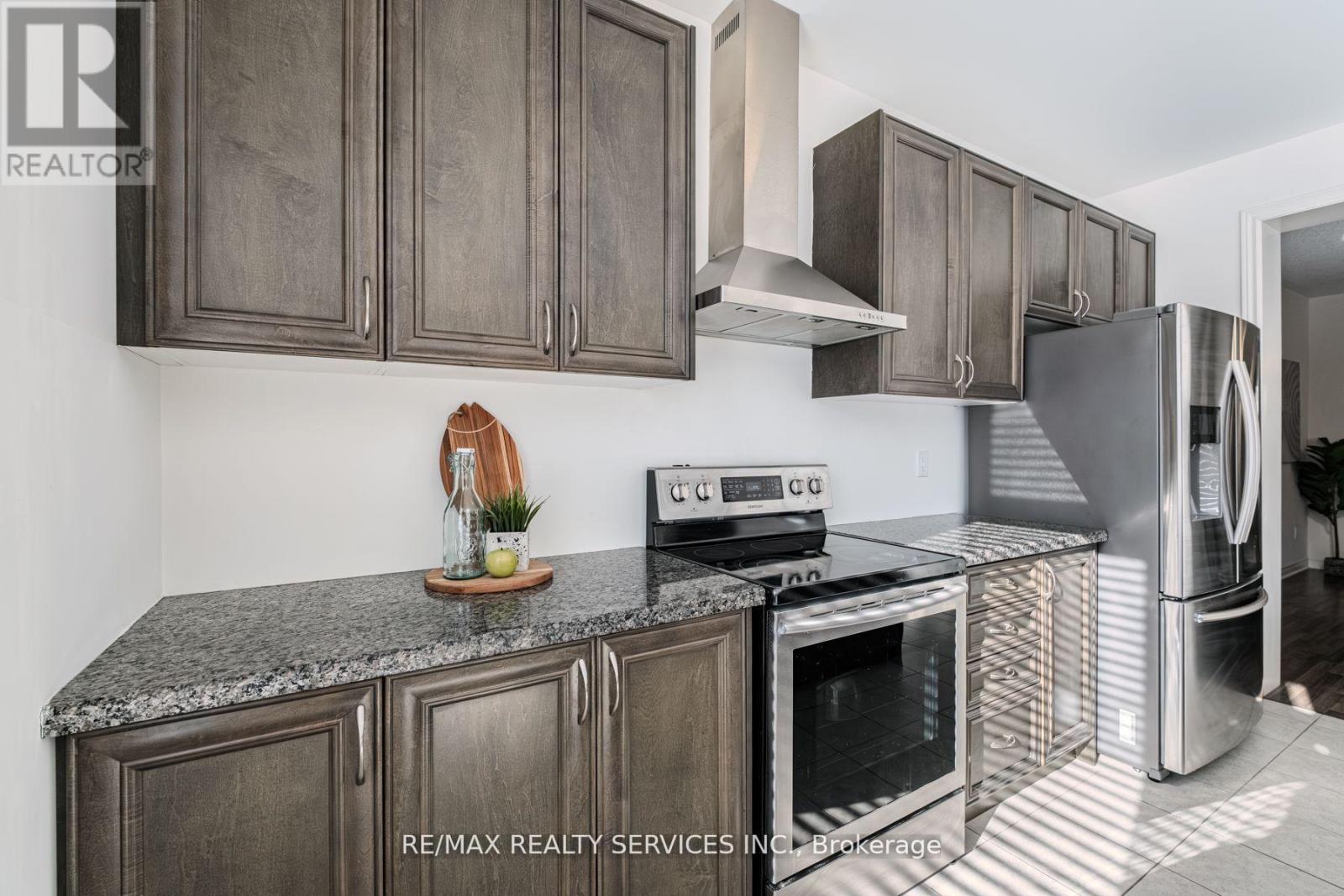 12 Oldham Avenue, Brant (Paris), Ontario  N3L 0G7 - Photo 20 - X12853232