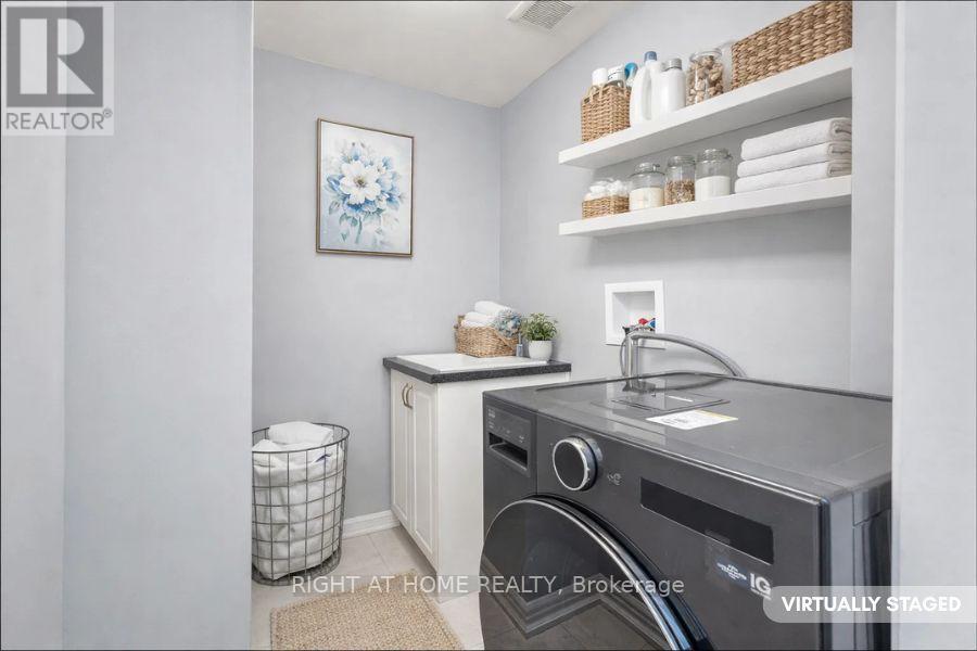 91 Borers Creek Circle, Hamilton (Waterdown), Ontario  L8B 1W3 - Photo 10 - X12853292