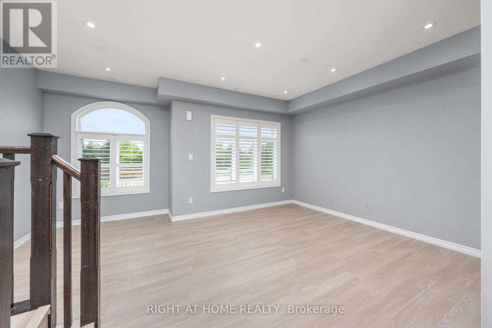 91 Borers Creek Circle, Hamilton (Waterdown), Ontario  L8B 1W3 - Photo 23 - X12853292