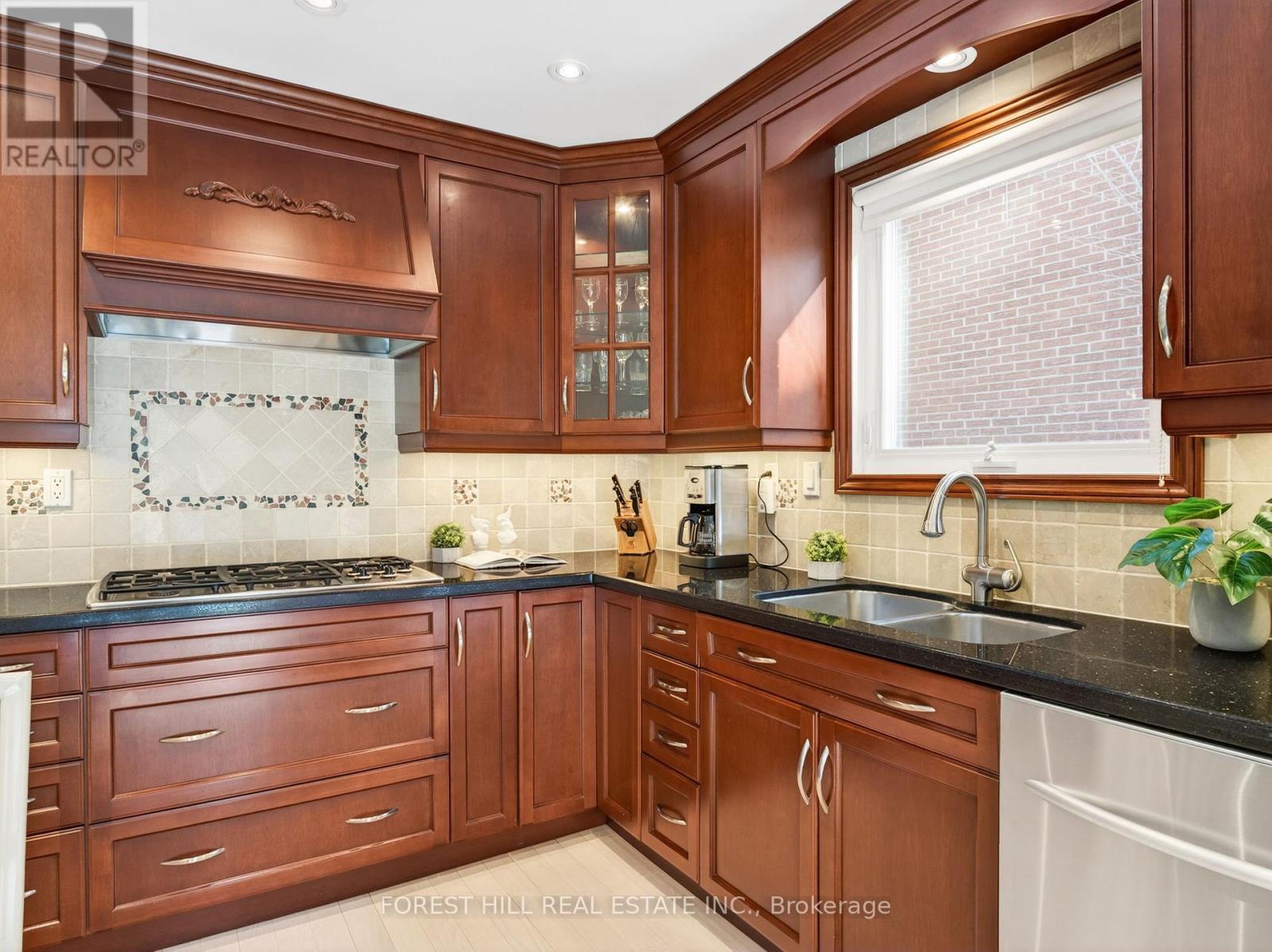 694 Conacher Drive, Toronto, Ontario  M2M 3N6 - Photo 15 - C12838330