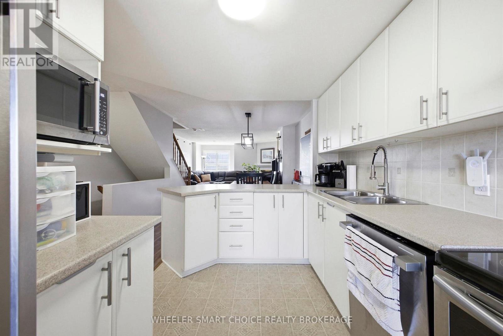 11 - 432 Hillsboro Private, Ottawa, Ontario  K2M 3A8 - Photo 7 - X12853508