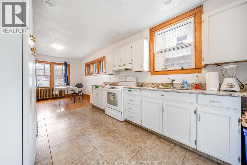 384 Detroit, Windsor, Ontario  N9C 2P5 - Photo 10 - 26004696