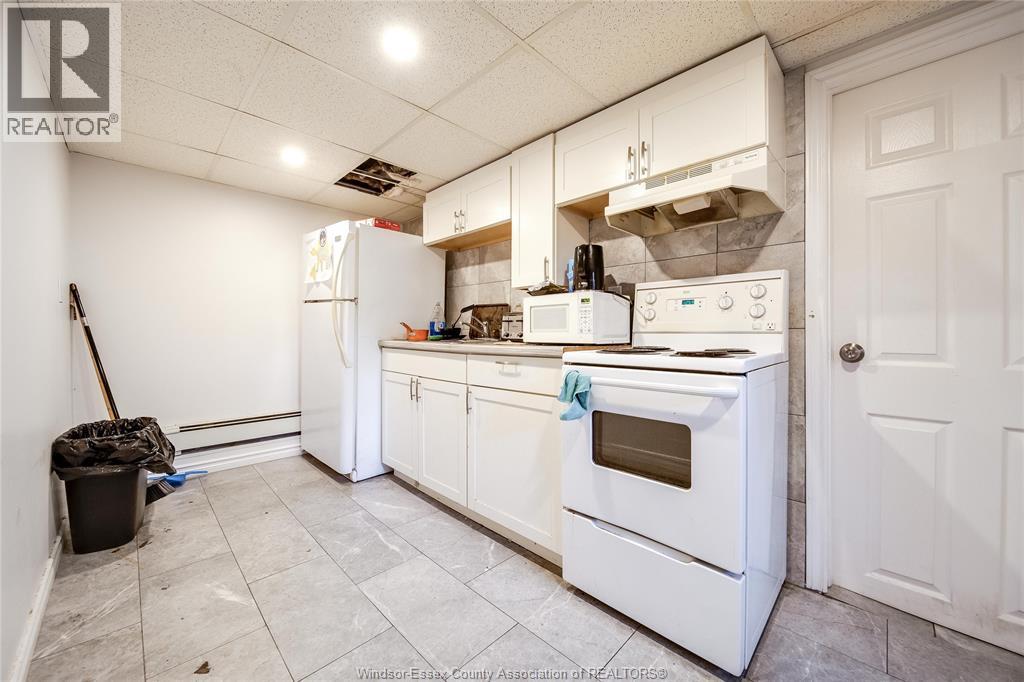 384 Detroit, Windsor, Ontario  N9C 2P5 - Photo 27 - 26004696
