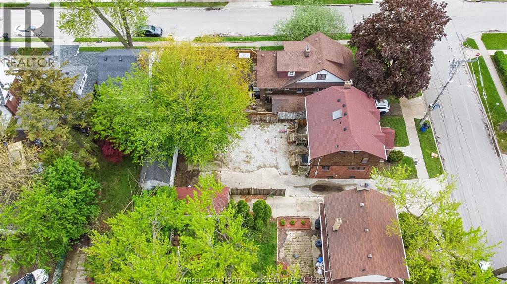 384 Detroit, Windsor, Ontario  N9C 2P5 - Photo 3 - 26004696