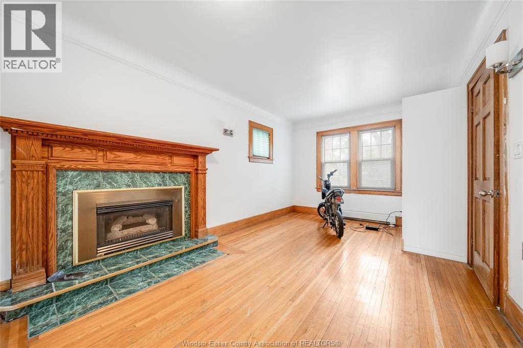 384 Detroit, Windsor, Ontario  N9C 2P5 - Photo 4 - 26004696