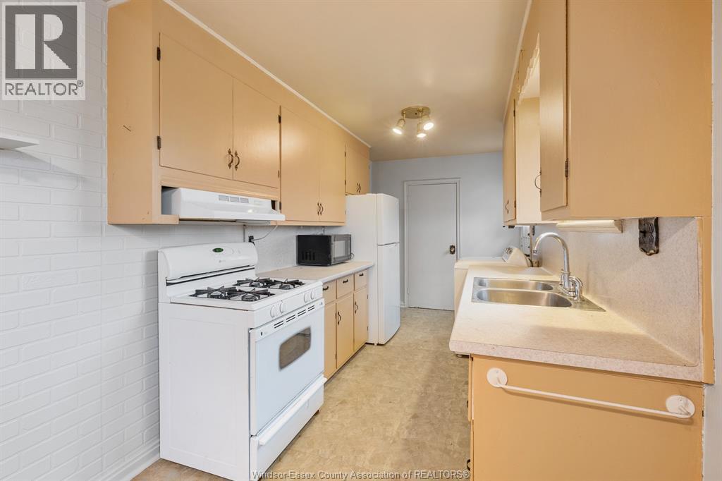 16 Noble Avenue, Leamington, Ontario N8H 3S6 - Photo 4 - 26004652