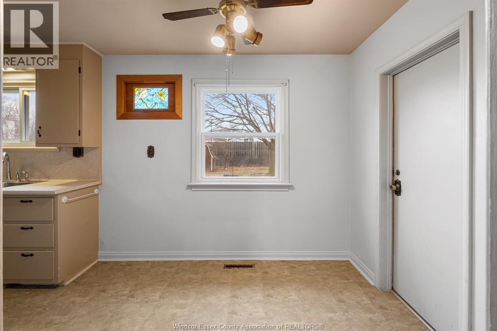 16 Noble Avenue, Leamington, Ontario N8H 3S6 - Photo 5 - 26004652