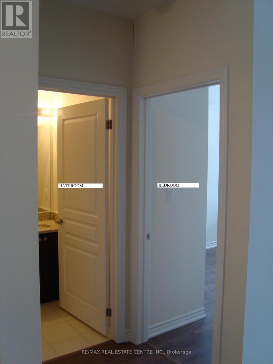 424 - 570 Lolita Gardens, Mississauga, Ontario  L5A 0A1 - Photo 9 - W12683824