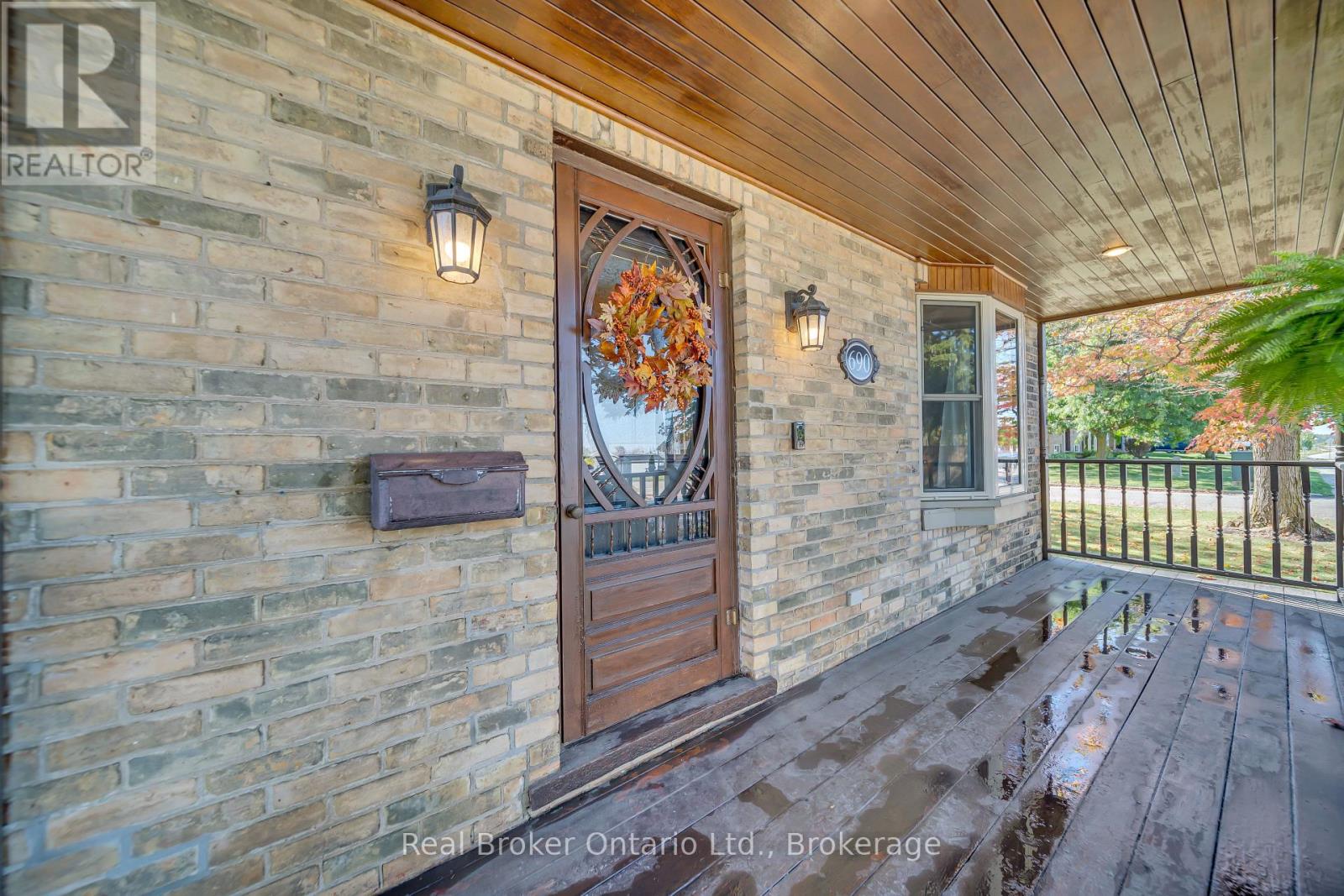 690 Wallace Avenue S, North Perth, Ontario  N4W 1Y4 - Photo 4 - X12853358