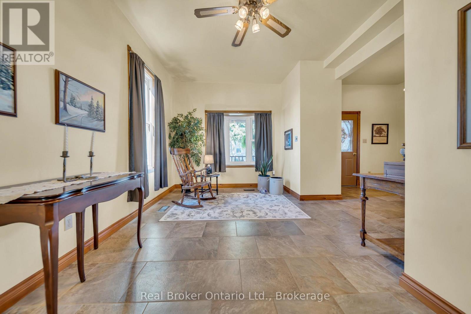 690 Wallace Avenue S, North Perth, Ontario  N4W 1Y4 - Photo 9 - X12853358