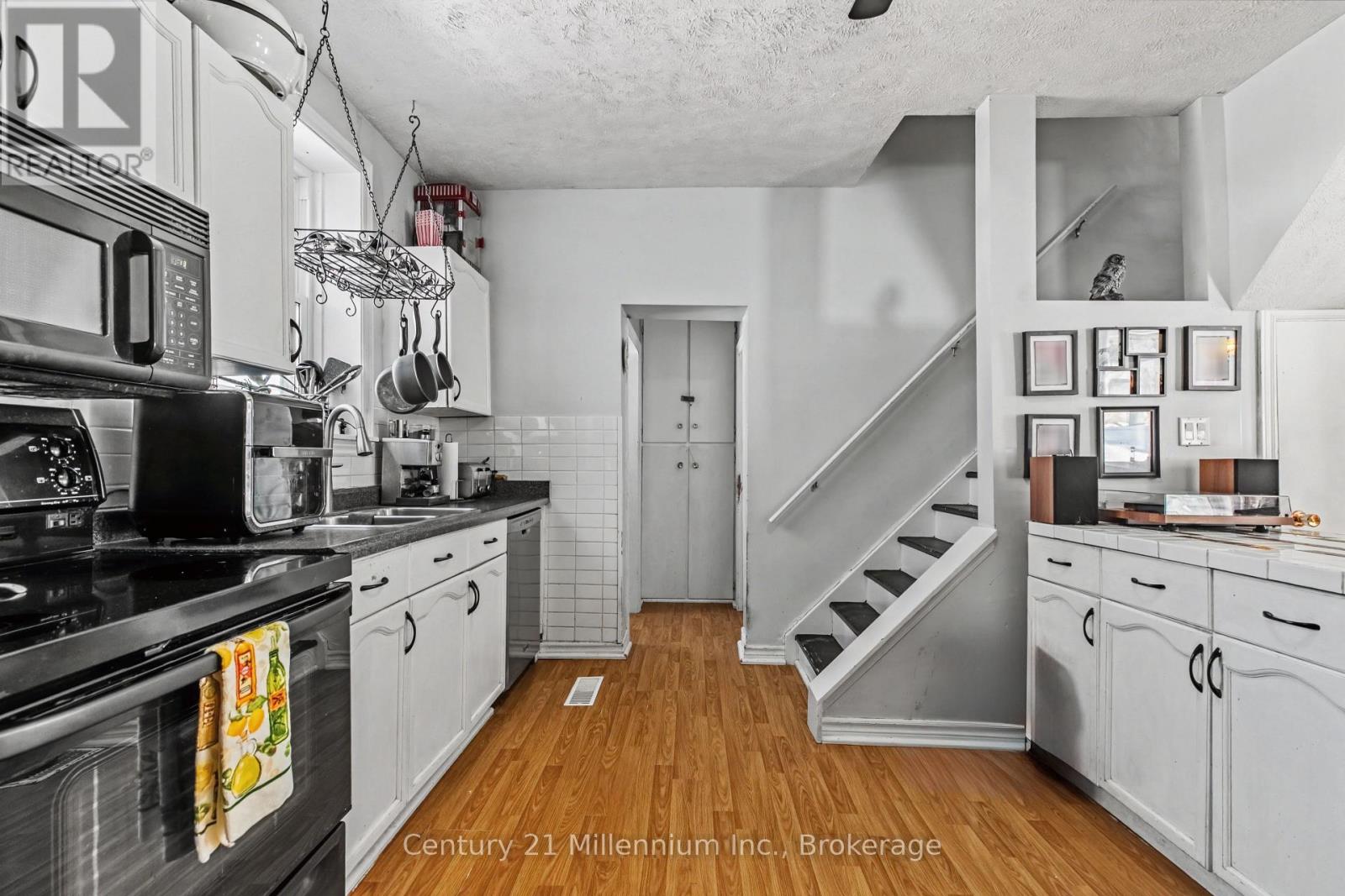 15 Ellen Street, Grey Highlands, Ontario  N0C 1E0 - Photo 12 - X12853390