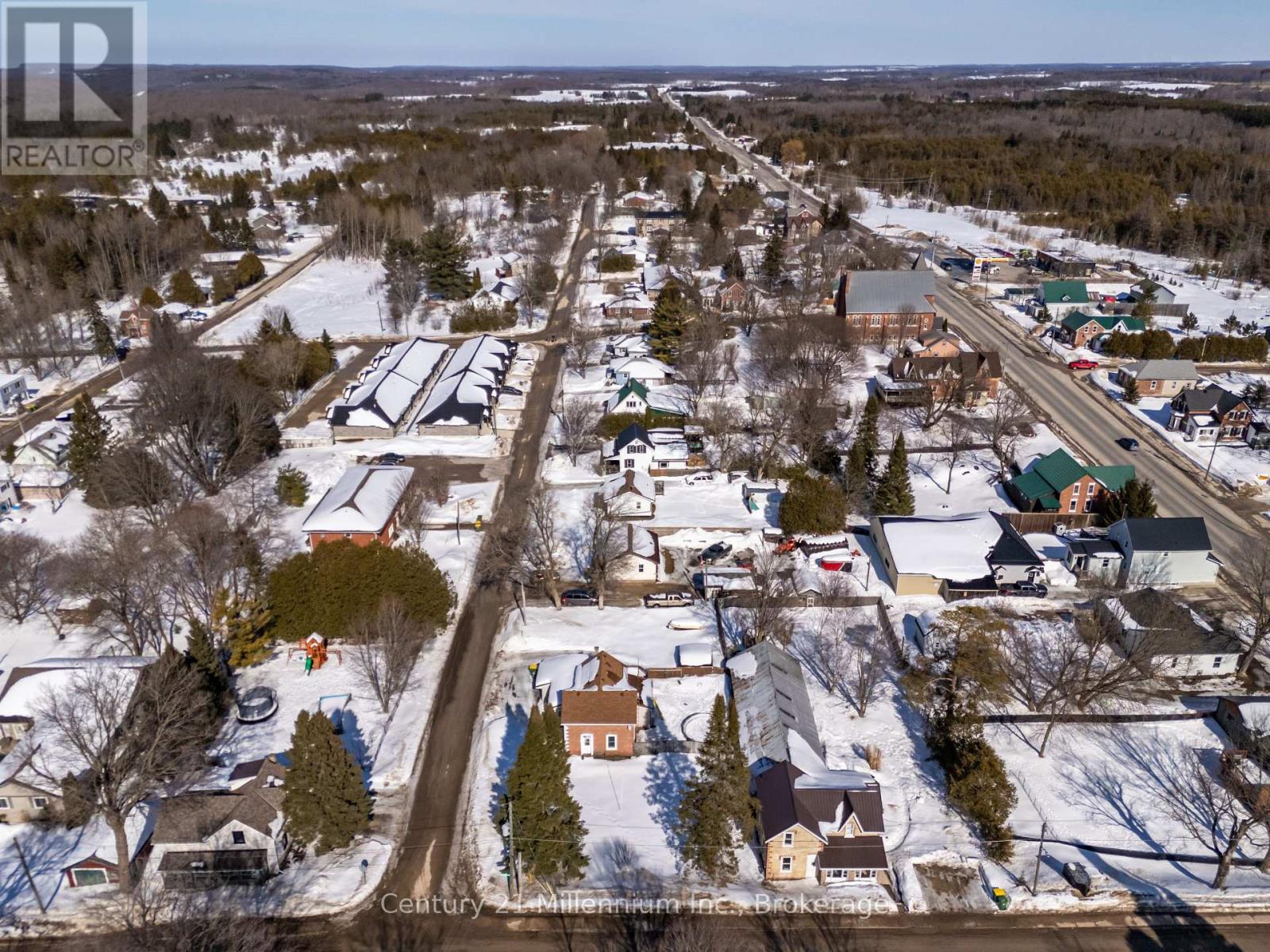 15 Ellen Street, Grey Highlands, Ontario  N0C 1E0 - Photo 35 - X12853390