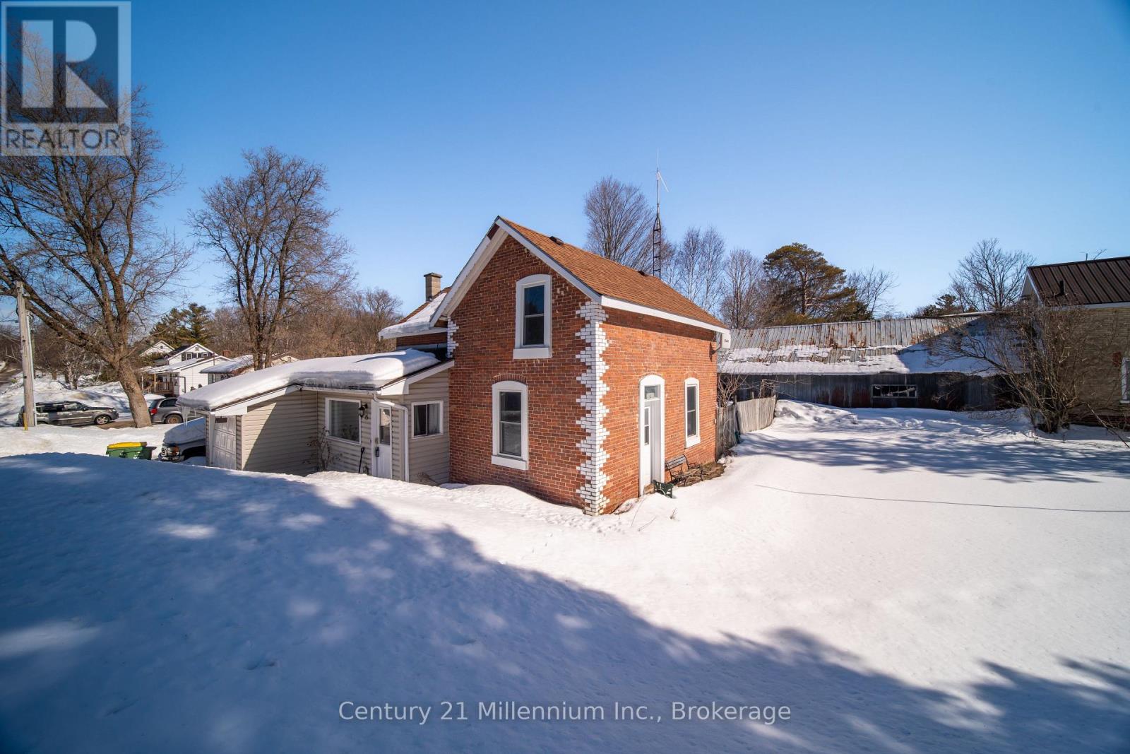 15 Ellen Street, Grey Highlands, Ontario  N0C 1E0 - Photo 5 - X12853390