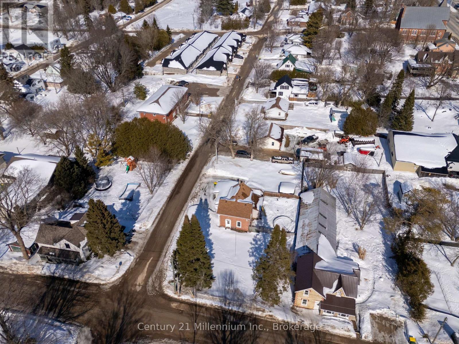 15 Ellen Street, Grey Highlands, Ontario  N0C 1E0 - Photo 6 - X12853390