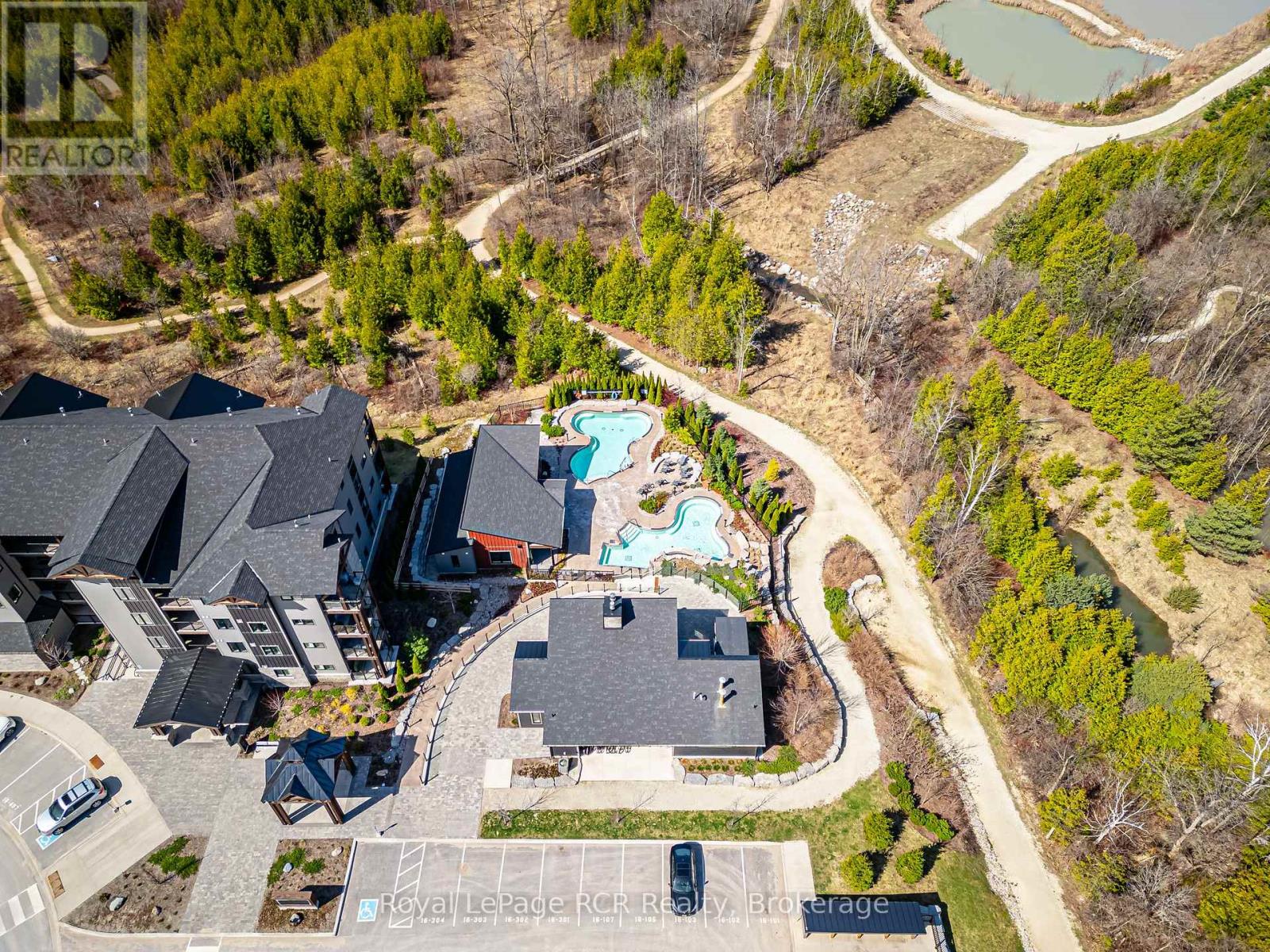 305 - 12 Beckwith Lane, Blue Mountains, Ontario  L9Y 0A4 - Photo 4 - X12853448