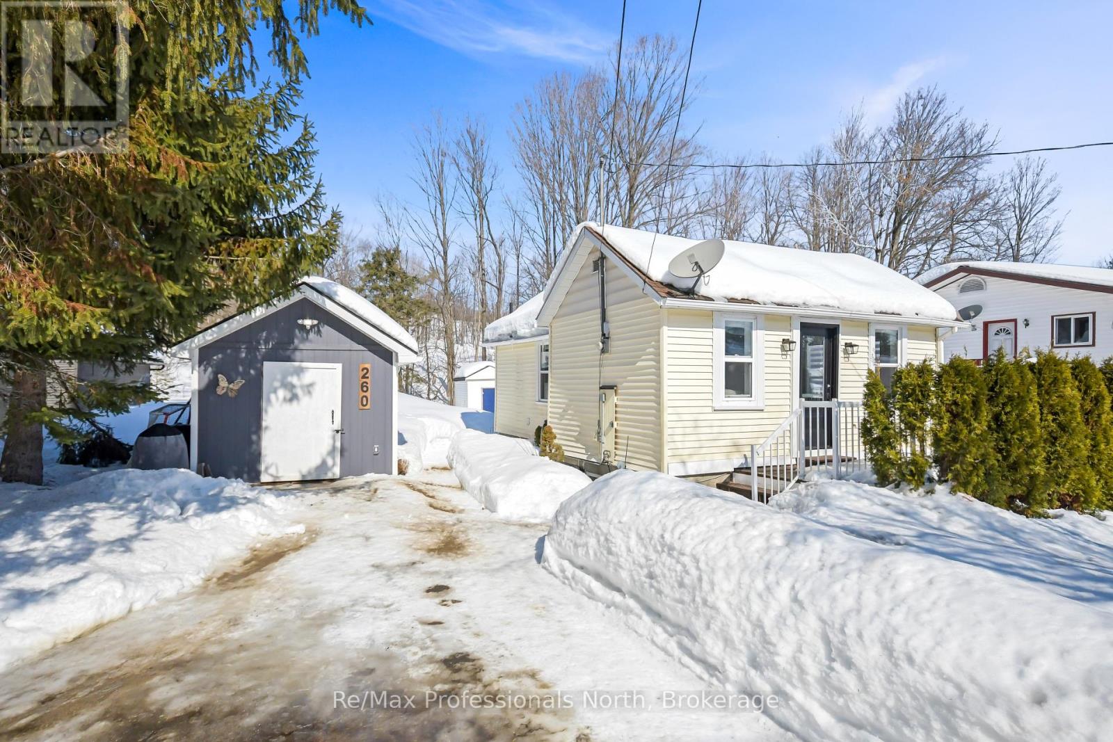 260 PRIVATE STREET, Gravenhurst, Ontario