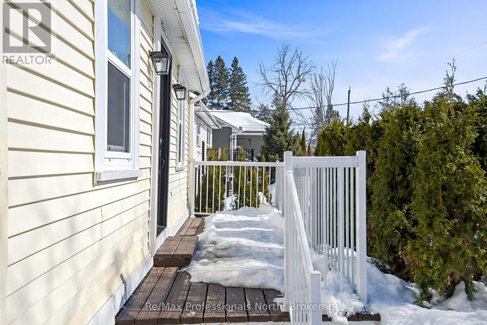 260 Private Street, Gravenhurst, Ontario  P1P 1R2 - Photo 16 - X12853480