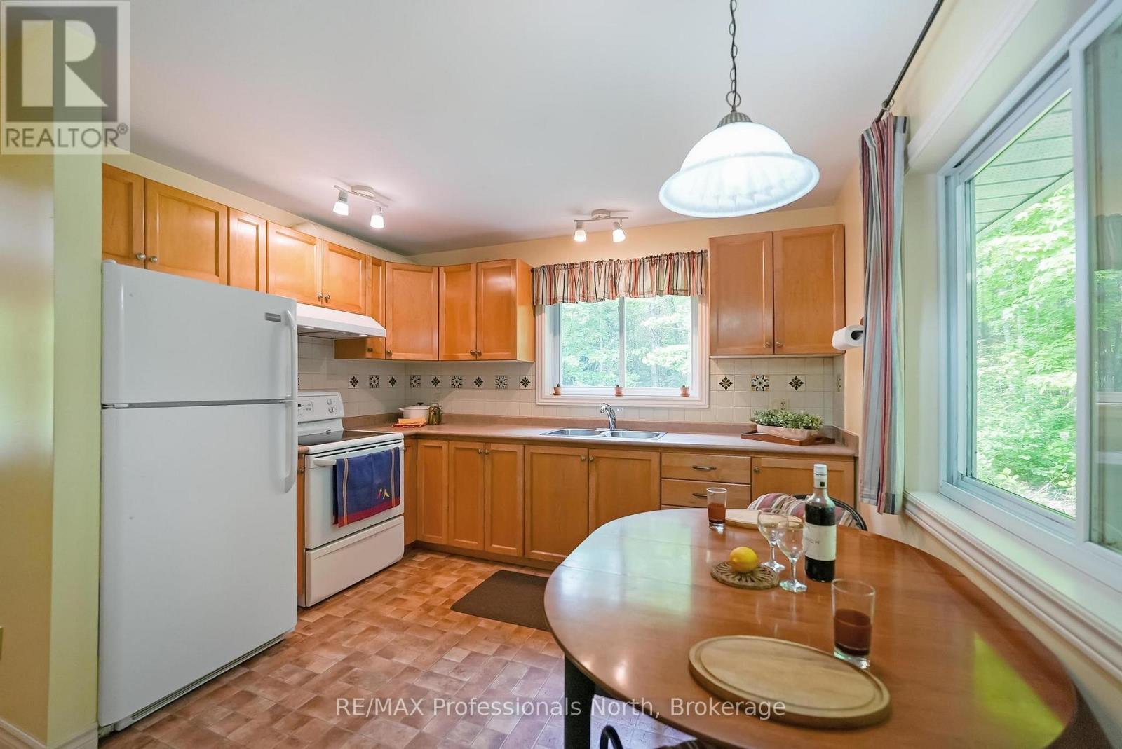 3072 Gelert Road, Minden Hills, Ontario  K0M 2K0 - Photo 12 - X12853502