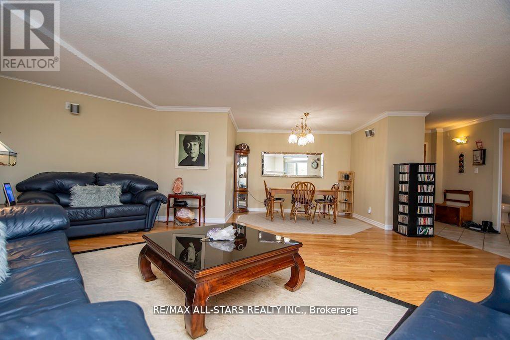 305 - 51 Rivermill Boulevard, Kawartha Lakes, Ontario  K9V 6E8 - Photo 4 - X12853376