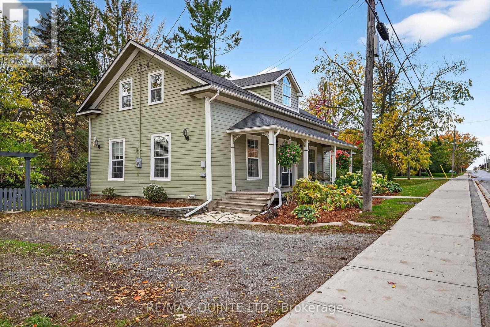 15 Talbot Street, Prince Edward County (Picton Ward), Ontario  K0K 2T0 - Photo 2 - X12853556